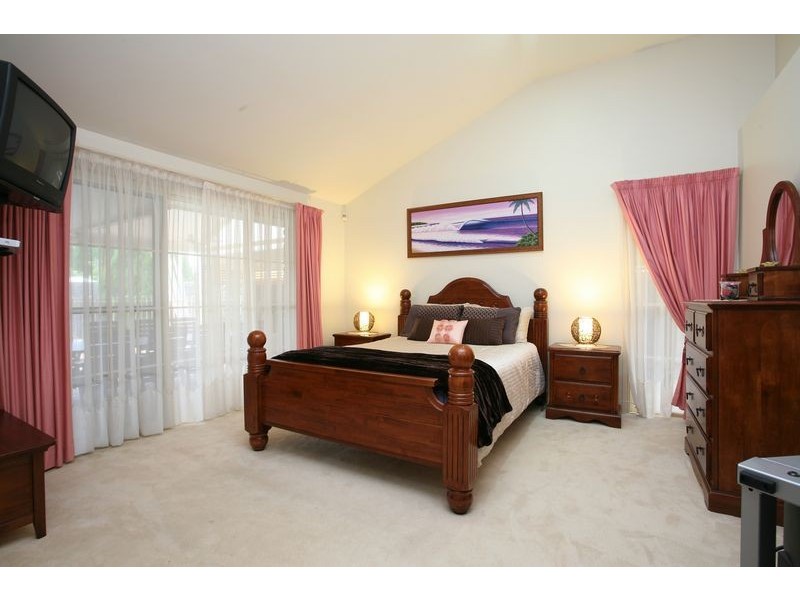 25 Poinsettia Crescent, Calamvale QLD 4116