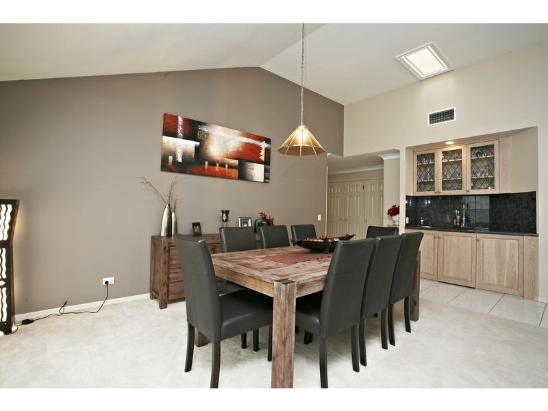 25 Poinsettia Crescent, Calamvale QLD 4116