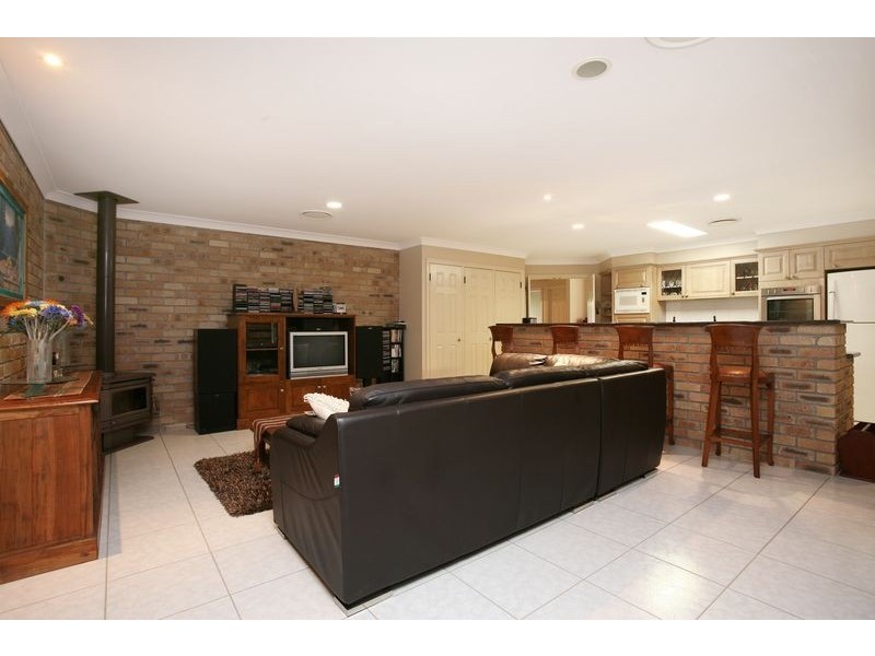 25 Poinsettia Crescent, Calamvale QLD 4116