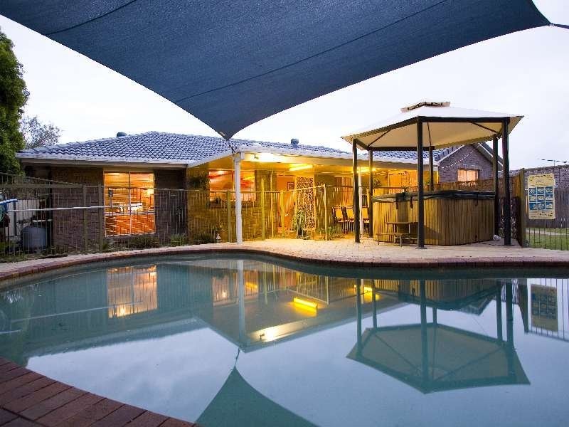 12 Taft Court, Stretton QLD 4116