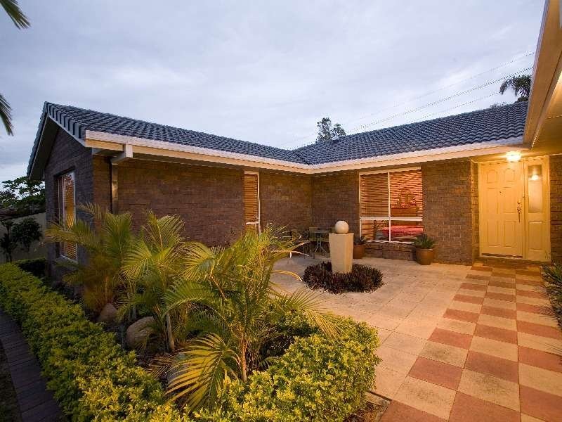 12 Taft Court, Stretton QLD 4116