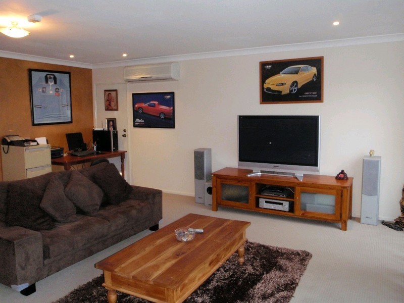 2 Blenheim Close, Forest Lake QLD 4078