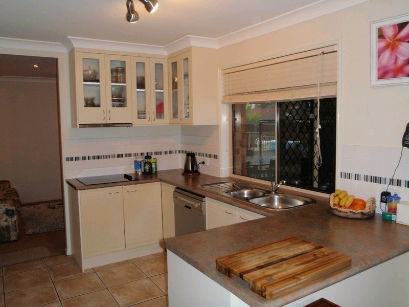 2 Blenheim Close, Forest Lake QLD 4078