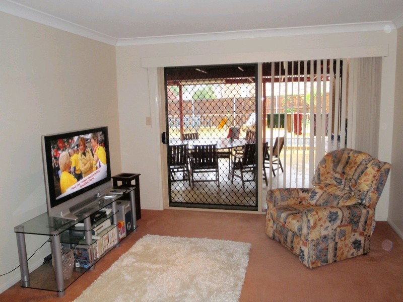 2 Blenheim Close, Forest Lake QLD 4078