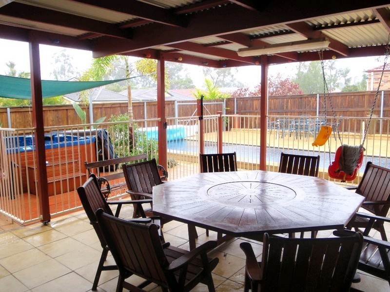 2 Blenheim Close, Forest Lake QLD 4078