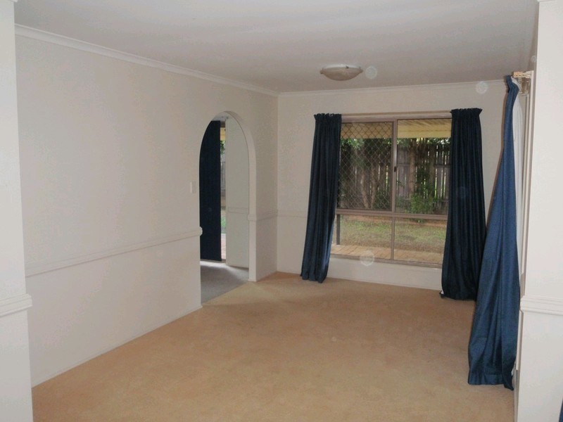 12 Federation Drive, Hillcrest QLD 4118