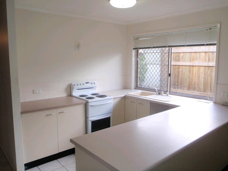 12 Federation Drive, Hillcrest QLD 4118