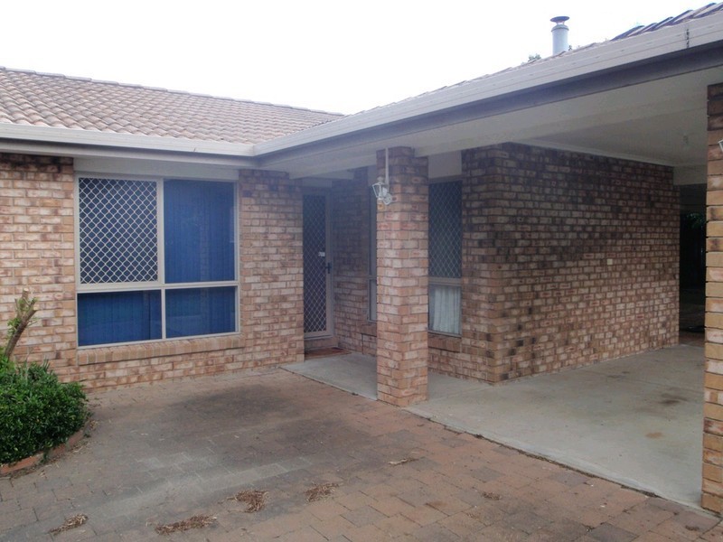 12 Federation Drive, Hillcrest QLD 4118