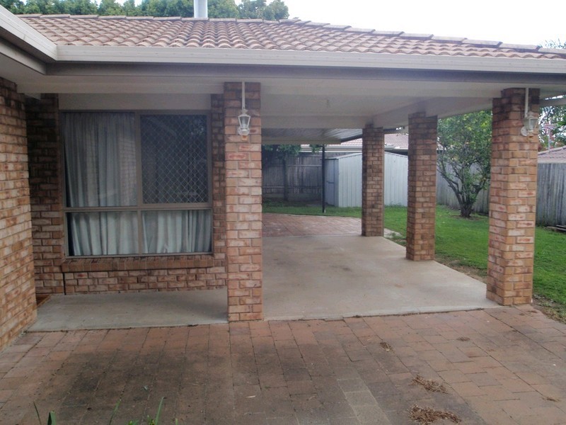 12 Federation Drive, Hillcrest QLD 4118