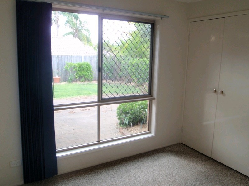 12 Federation Drive, Hillcrest QLD 4118