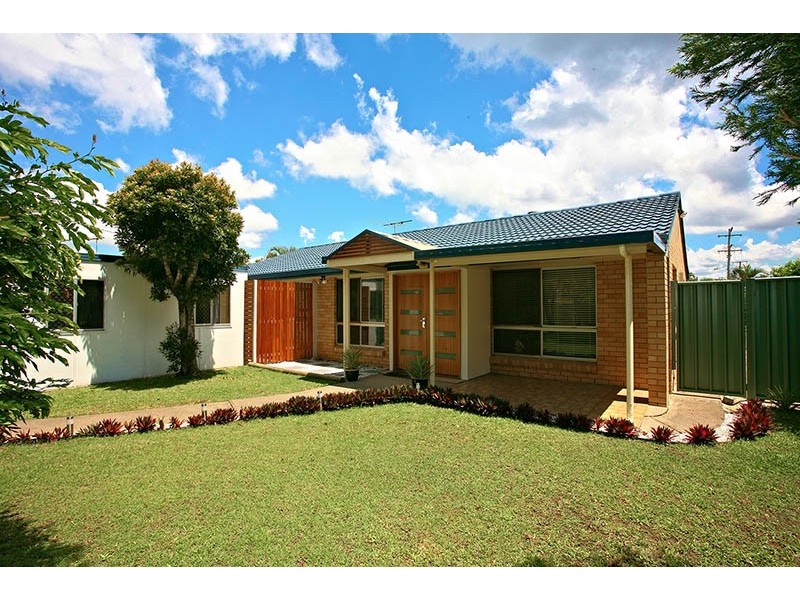 16 Whitcomb Street, Hillcrest QLD 4118