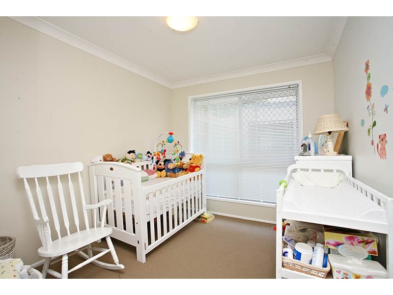 16 Whitcomb Street, Hillcrest QLD 4118