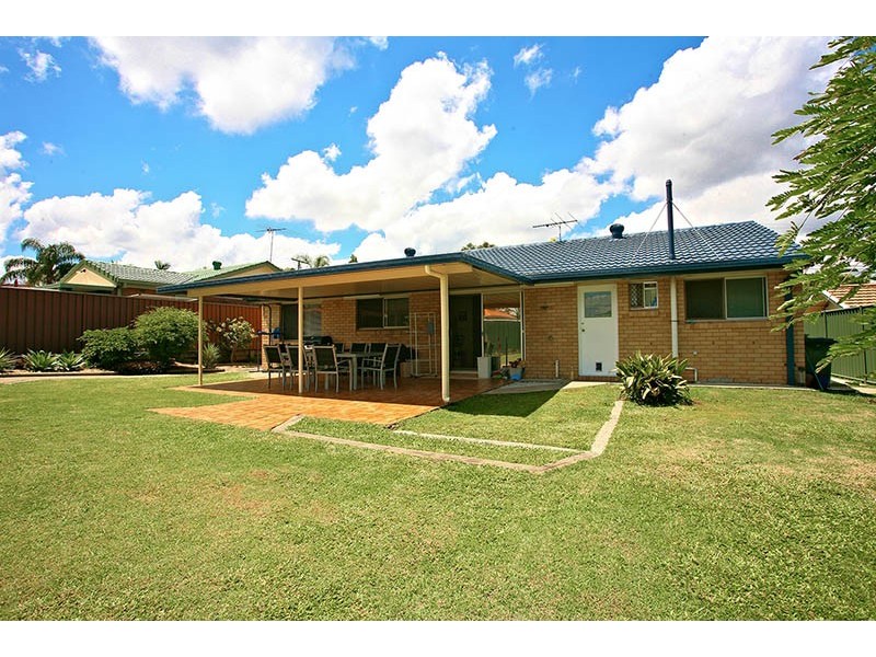 16 Whitcomb Street, Hillcrest QLD 4118