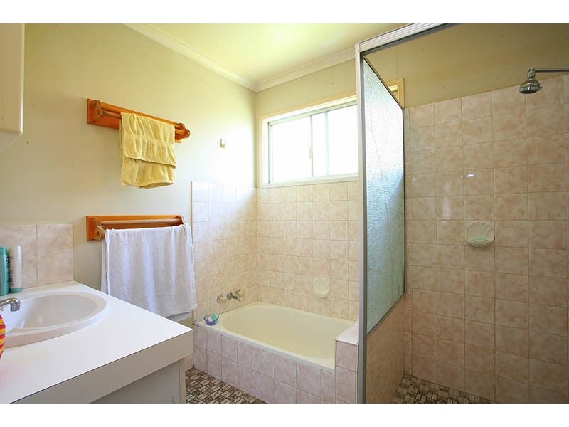 6 Bushmills Street, Hillcrest QLD 4118