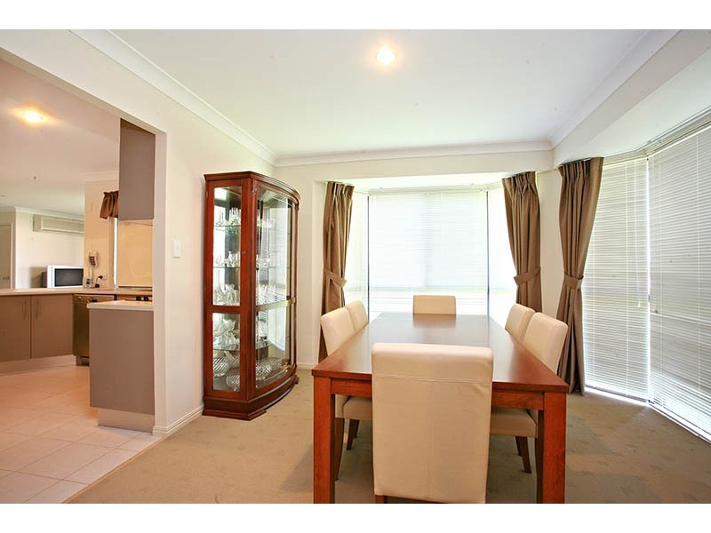 16 Paul Drive, Regents Park QLD 4118