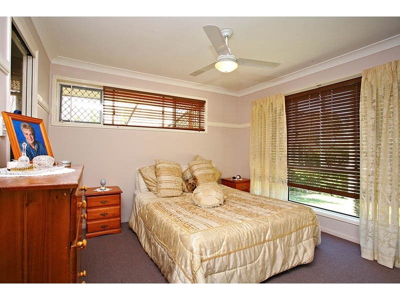 11 Windsong Court, Hillcrest QLD 4118