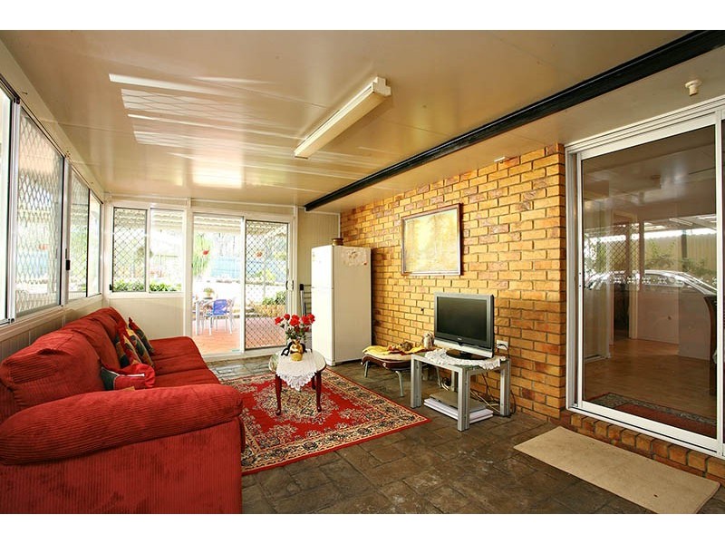 11 Windsong Court, Hillcrest QLD 4118