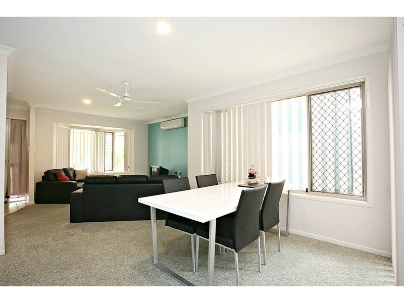 12 Macquarie Circuit, Forest Lake QLD 4078