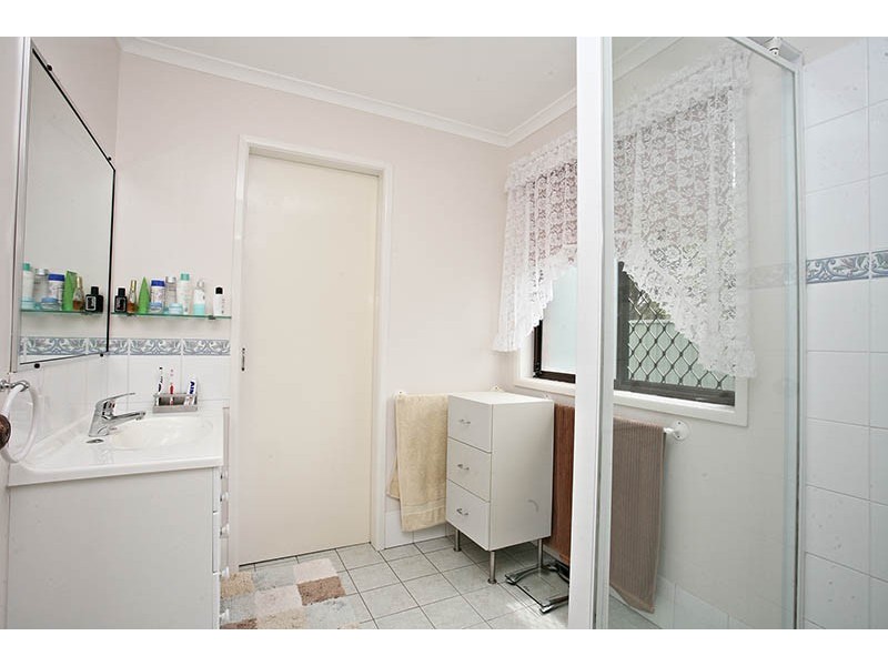 28 Regency Drive, Regents Park QLD 4118