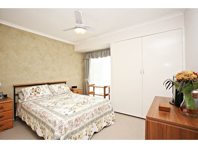 28 Regency Drive, Regents Park QLD 4118