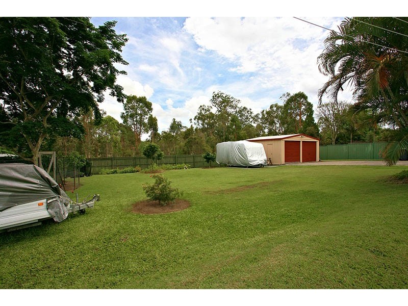 28 Regency Drive, Regents Park QLD 4118