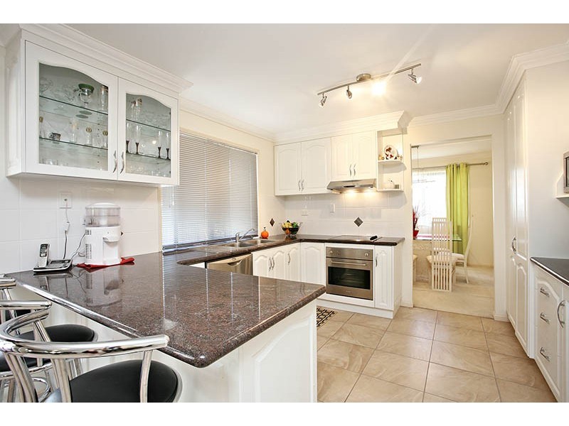 16 Morialta Place, Parkinson QLD 4115