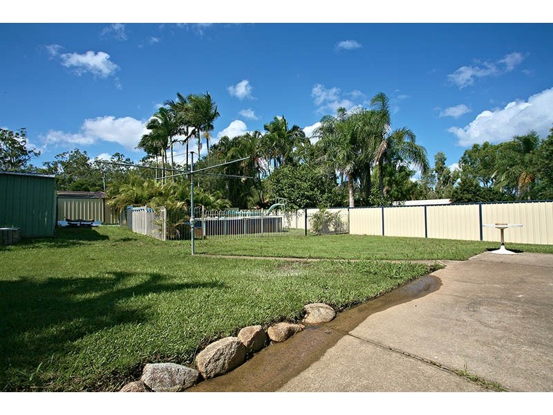 7 Coora Court, Hillcrest QLD 4118