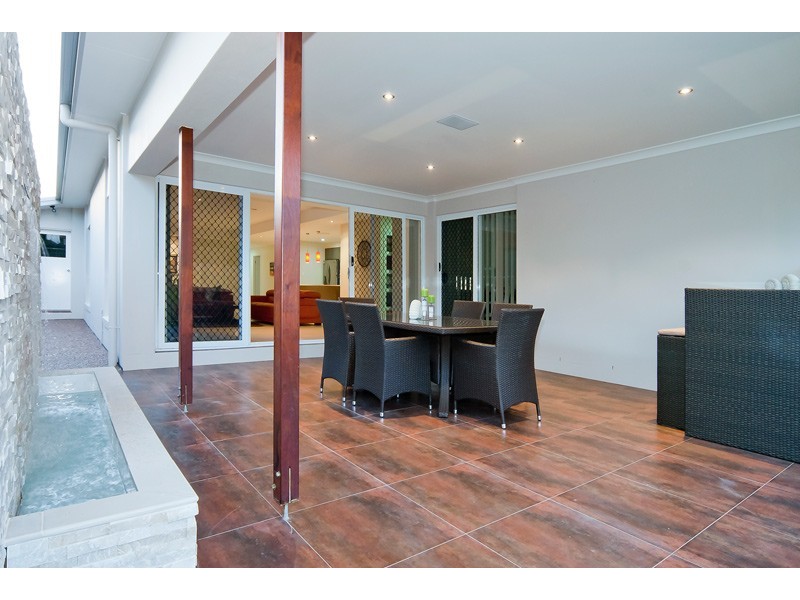 16 Crawford Place, Calamvale QLD 4116