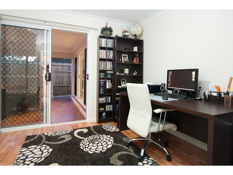 16 Crawford Place, Calamvale QLD 4116