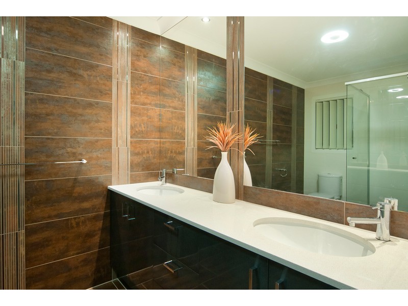 16 Crawford Place, Calamvale QLD 4116
