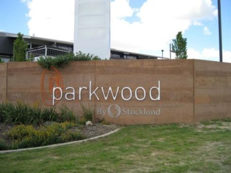 8 Oak Street, Heathwood QLD 4110