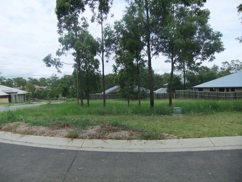 8 Oak Street, Heathwood QLD 4110