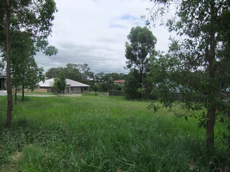 8 Oak Street, Heathwood QLD 4110