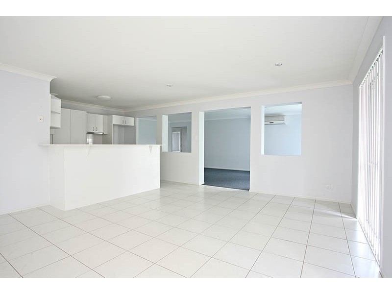 59 Paul Drive, Regents Park QLD 4118