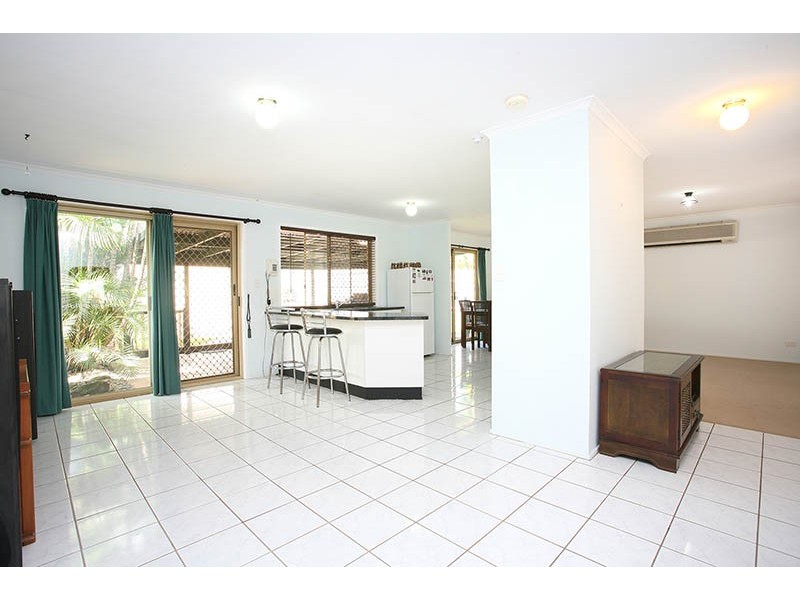 64 Federation Drive, Hillcrest QLD 4118