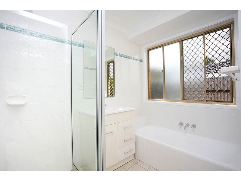 64 Federation Drive, Hillcrest QLD 4118