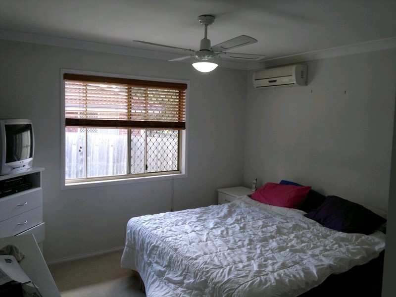 4 Solandra Circuit, Regents Park QLD 4118