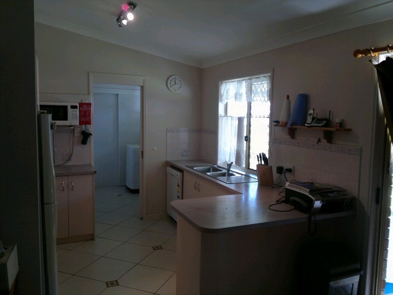 4 Solandra Circuit, Regents Park QLD 4118