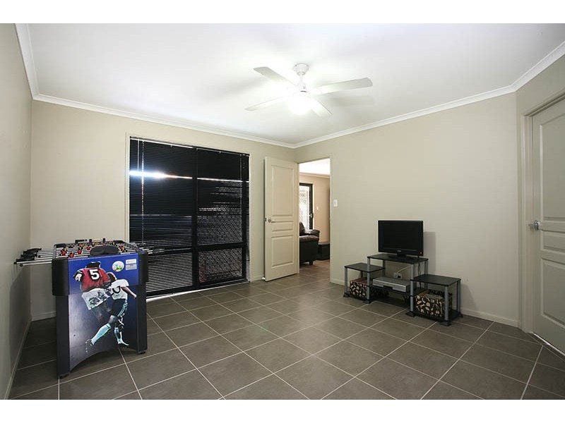 27 Injune Court, Calamvale QLD 4116