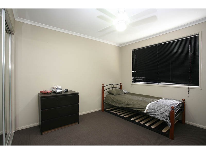 27 Injune Court, Calamvale QLD 4116