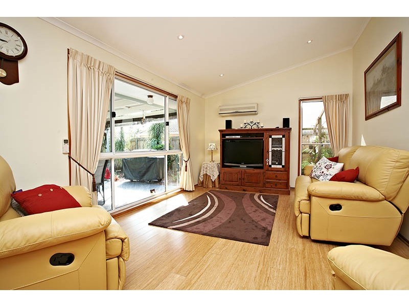 7 Cianthus Street, Regents Park QLD 4118