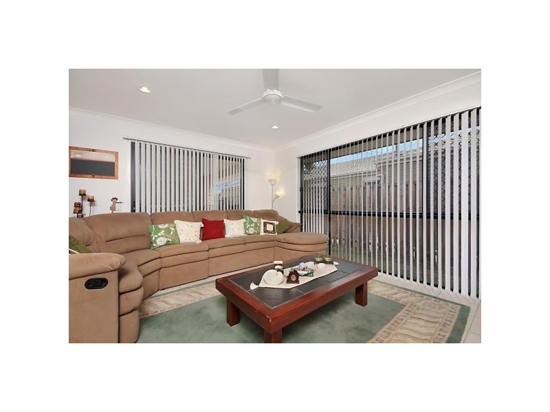 6 Pebbles Court, Berrinba QLD 4117