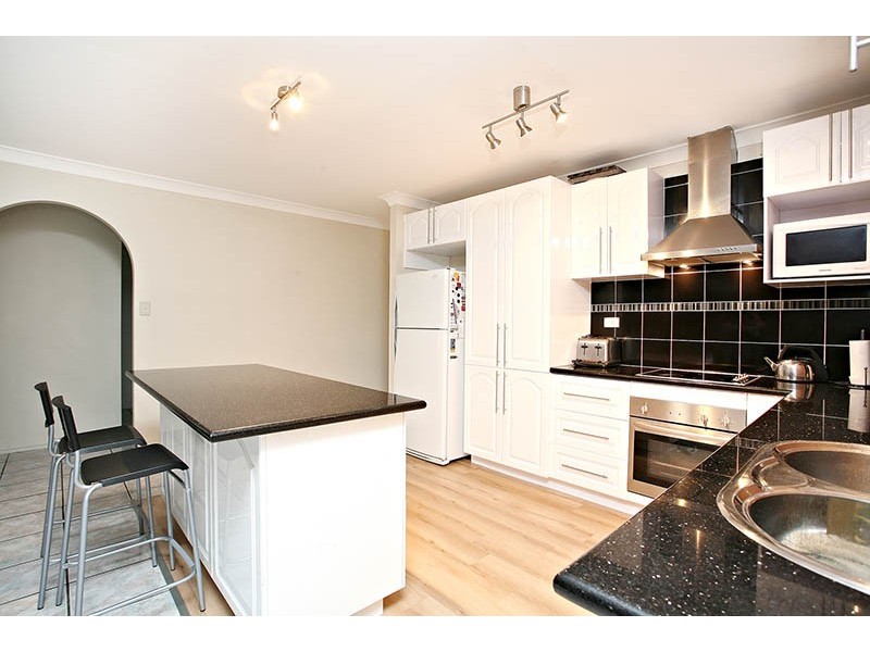 37 Benjamina Court, Regents Park QLD 4118