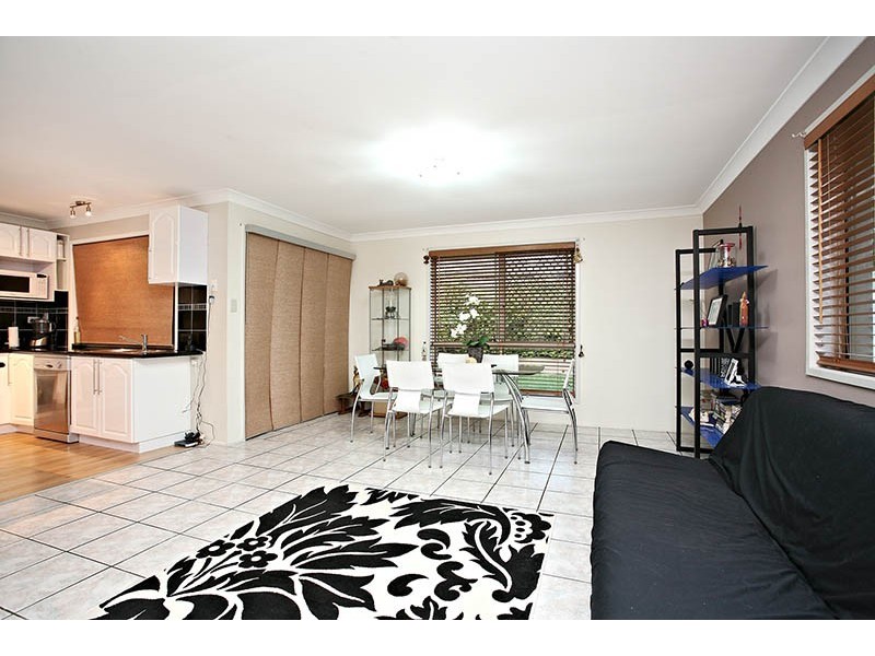 37 Benjamina Court, Regents Park QLD 4118