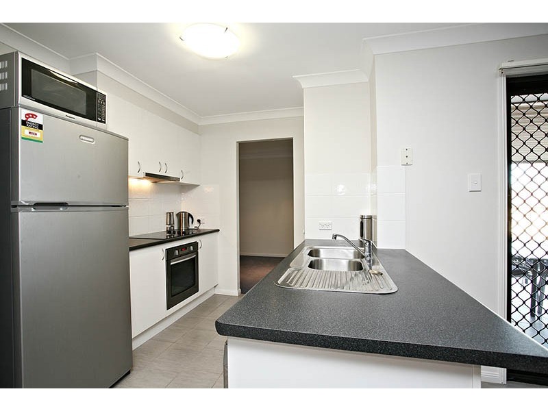 1 Zoe Place, Hillcrest QLD 4118