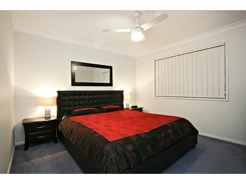 1 Zoe Place, Hillcrest QLD 4118