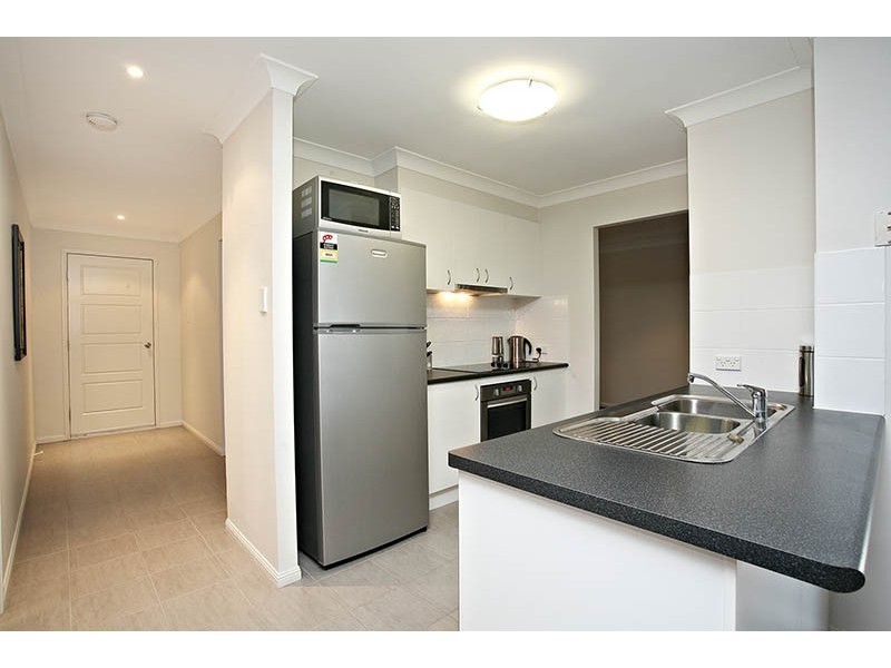 1 Zoe Place, Hillcrest QLD 4118