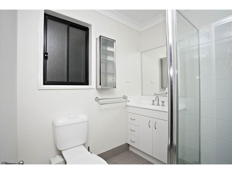 1 Zoe Place, Hillcrest QLD 4118