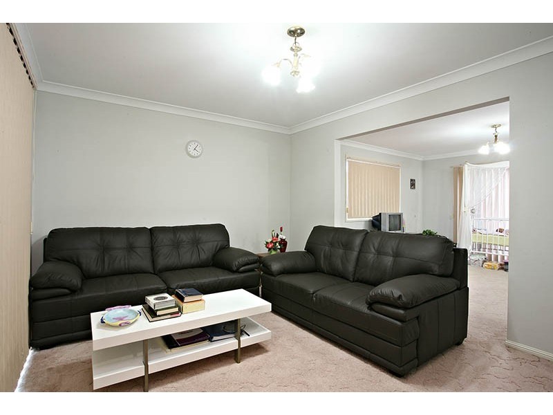 6 Chesterfield Crescent, Kuraby QLD 4112