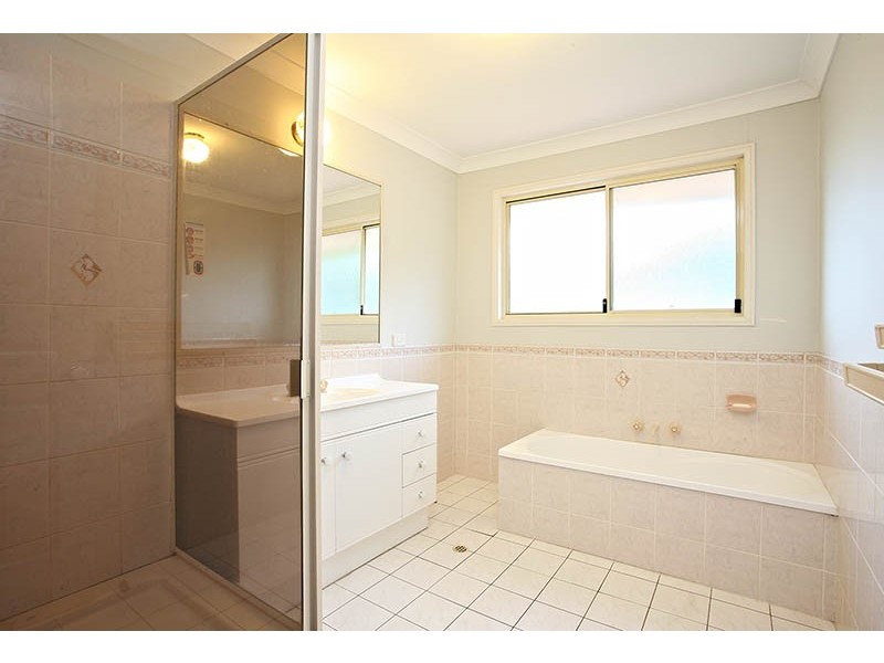 6 Chesterfield Crescent, Kuraby QLD 4112